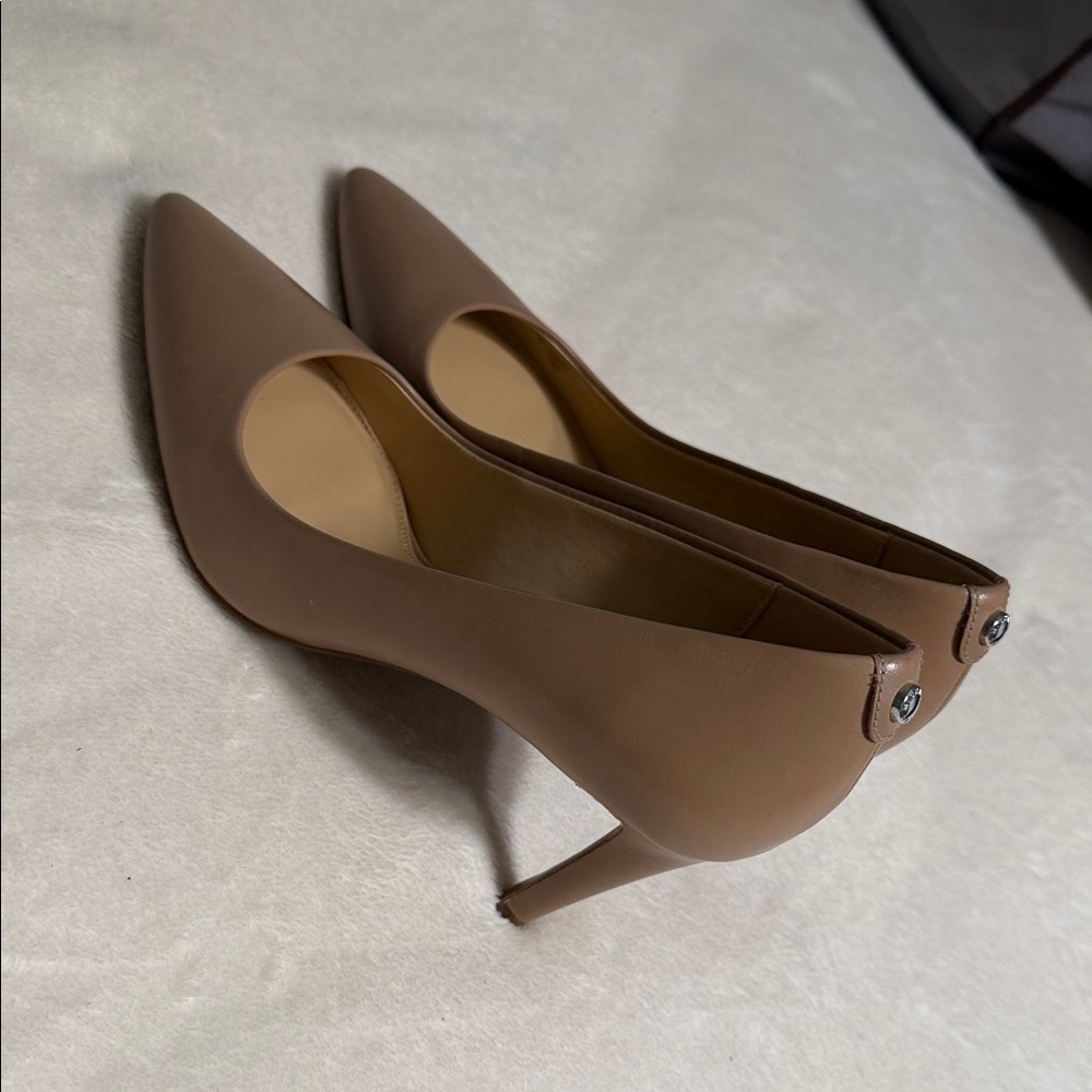 Michael Kors Women's Brown Heels - Picture 4 of 5